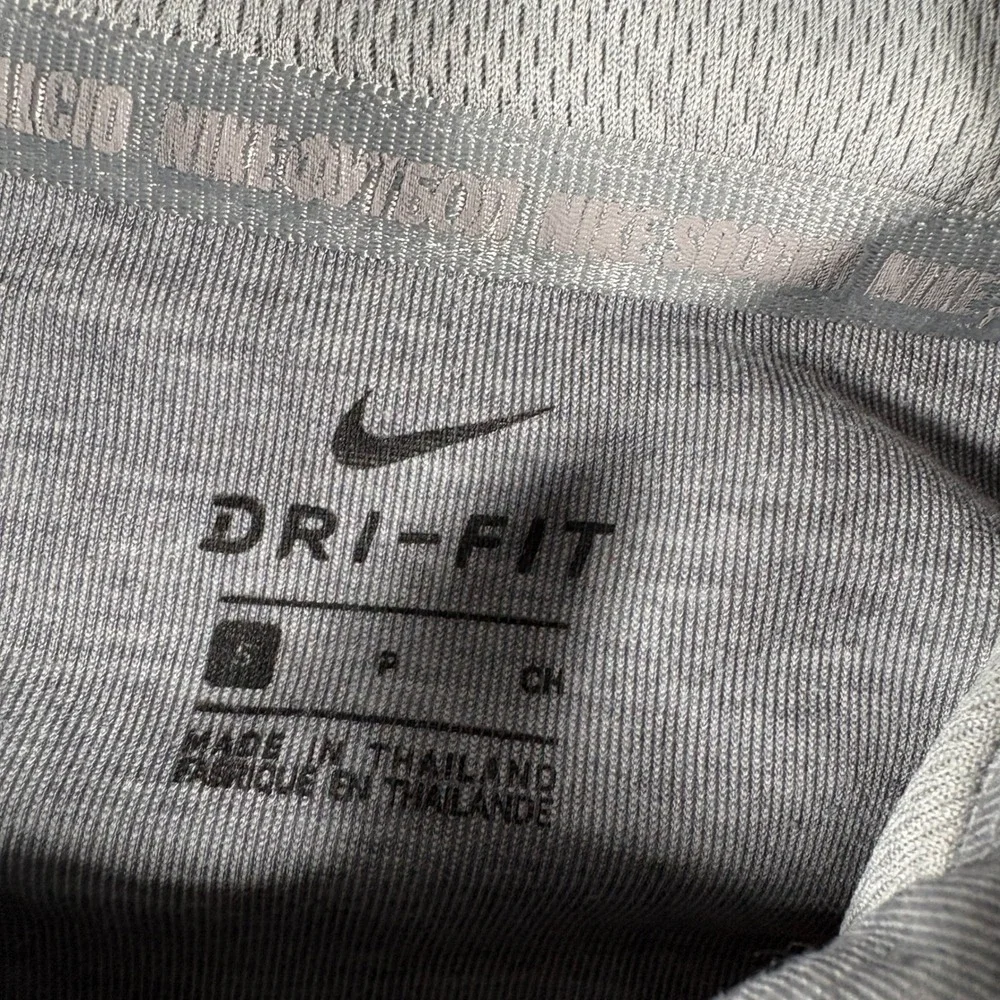 Nike Soccer Hoodie Womens S Gray USWNT 4-Star Dri-FIT Cropped Quarter-Zip